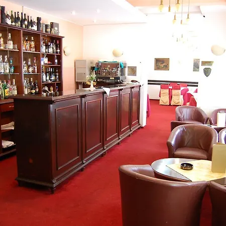 호텔 Miraj - Restaurant & Sauna & Biliard 4*